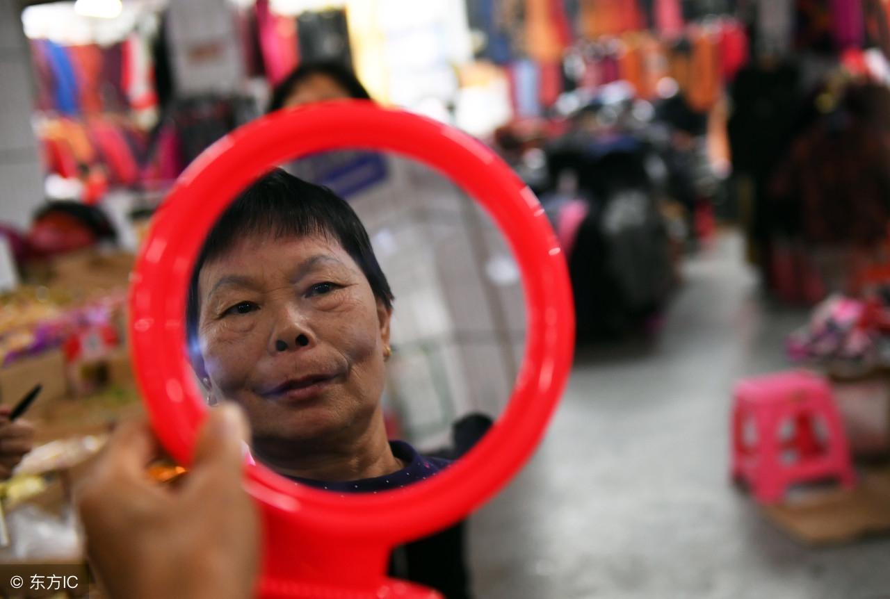 一根线为人开脸13年,开价1元收徒传承技艺