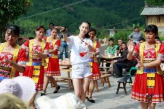 黄圣依防晒霜品牌(黄圣依防晒霜品牌怎么样)