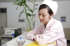 整形医院护士长工资多少(整形医院院长薪资待遇)