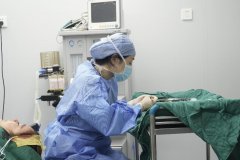 眼部整形多少岁可以做(几岁可以整形)