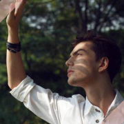 防晒霜不闷痘推荐平价品牌(平价不闷痘的防晒)