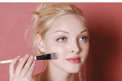 防晒霜夏季干皮推荐品牌(干皮防晒霜哪个牌子的防晒果好)