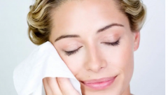 卸妆油清洁防晒霜推荐品牌(清洁霜和卸妆油哪个果好)