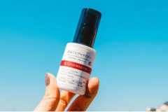 黄色圆圆的防晒霜是啥品牌(小黄帽防晒霜有几种包装)