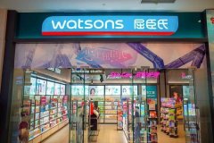 什么品牌防晒霜便宜又好用(什么品牌防晒霜便宜又好用女士)