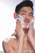男士防晒霜防出汗推荐品牌(男士防晒霜什么好)