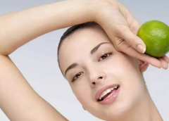 脸部防晒霜美白推荐品牌(防晒美白霜哪个牌子好用)